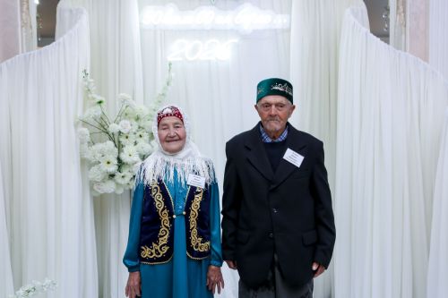 Чәчләр чаларган,  әмма мәхәббәт сүнмәгән....