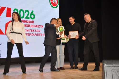 Район мәдәният йортында Җиңүнең 80 еллыгына багышланган иҗат фестиваленә йомгак ясадылар (фоторепортаж)