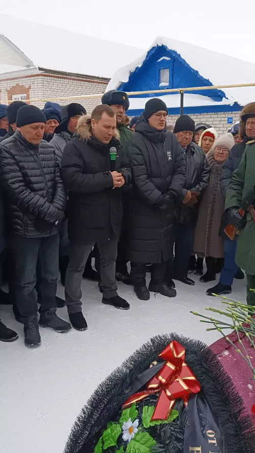 Шәмәрдәндә махсус хәрби операциядә батырларча һәлак булган райондашыбыз  Рафаэль Емельянов белән хушлаштылар