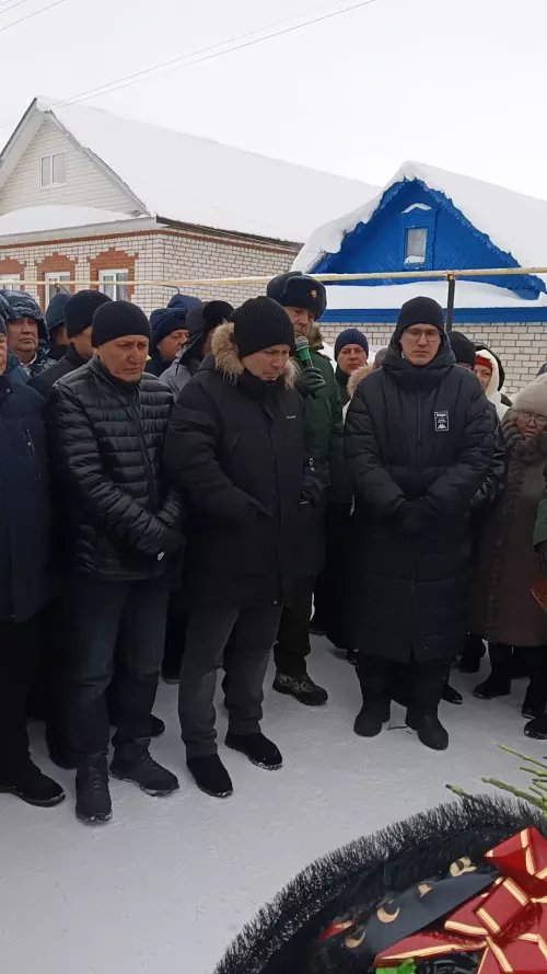 Шәмәрдәндә махсус хәрби операциядә батырларча һәлак булган райондашыбыз  Рафаэль Емельянов белән хушлаштылар