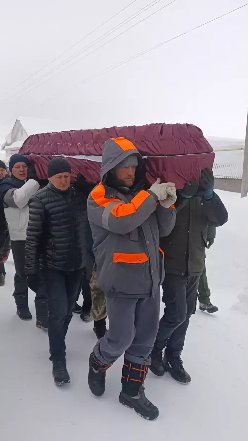 Шәмәрдәндә махсус хәрби операциядә батырларча һәлак булган райондашыбыз  Рафаэль Емельянов белән хушлаштылар