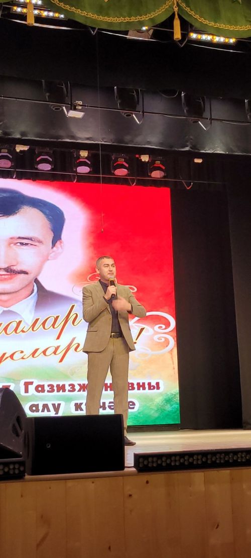 Сабада вакытсыз вафат булган үзешчән шагыйрь, укытучы Илфат Газизҗановны искә алдылар