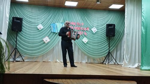 Кызыл-Мишә мәдәният йортында  узган «Моңнар кайтсын авылга» дип исемләнгән кичәдә төрле буын вәкилләре очрашты