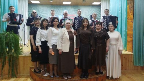 Кызыл-Мишә мәдәният йортында  узган «Моңнар кайтсын авылга» дип исемләнгән кичәдә төрле буын вәкилләре очрашты