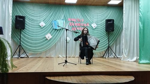 Кызыл-Мишә мәдәният йортында  узган «Моңнар кайтсын авылга» дип исемләнгән кичәдә төрле буын вәкилләре очрашты