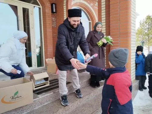 Лесхоз бистәсенең «Нургали мәчете» янында балалар өчен «Нурлы Рамазан» дип исемләнгән бәйрәм узды