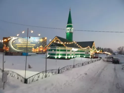 Мишәбәш авылы мәчете биләмәсен Рамазан аена  бәйрәмчә бизәгәннәр