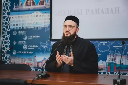 Диния Нәзарәтендә “Нурлы Рамазан” бәйгесе җиңүчеләрен тәбрикләделәр