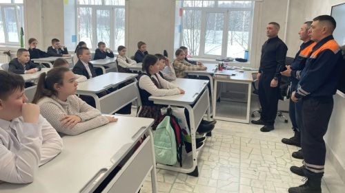 Шәмәрдән коткаручылары мәктәп укучыларына язгы чорда һава торышына бәйле саклык чаралары турында сөйләделәр