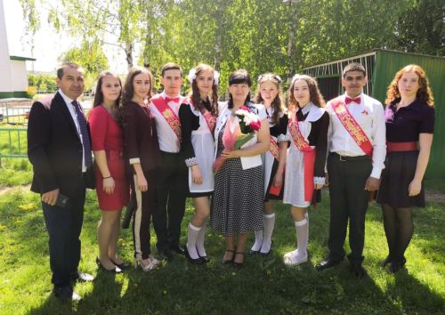 ”Хезмәтен бизәүче гүзәл зат»