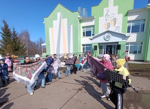 Иштуганлылар Нәүрүзбикәне каршы алдылар...