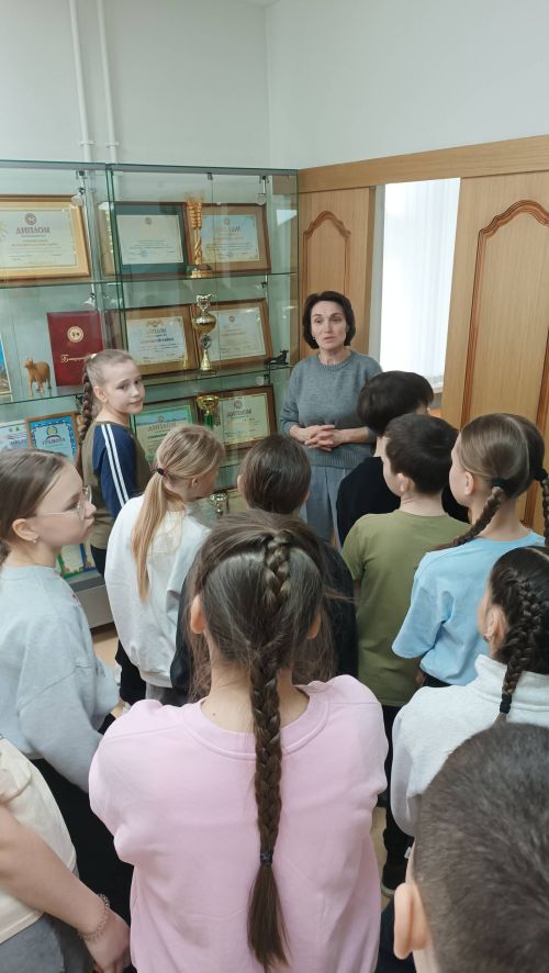 Район Башкарма комитетында Саба гимназиясе укучылары экскурсиядә булды