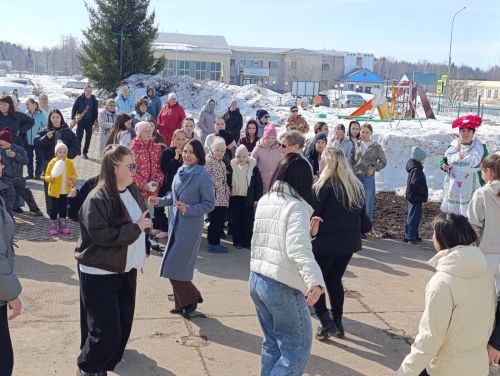 Иштуганлылар Нәүрүзбикәне каршы алдылар...