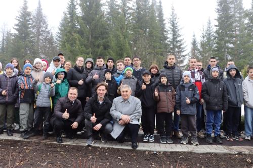 Лесхоз бистәсендә, урта мәктәп базасында легендар урманчы, РСФСРның һәм ТАССРның атказанган урманчысы Нургали Миңнехан улы Миңнеханов истәлегенә тизйөрешле шахмат буенча районара шәхси турнир оештырылды.