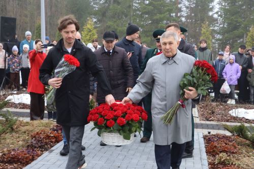 Лесхоз бистәсендә, урта мәктәп базасында легендар урманчы, РСФСРның һәм ТАССРның атказанган урманчысы Нургали Миңнехан улы Миңнеханов истәлегенә тизйөрешле шахмат буенча районара шәхси турнир оештырылды.