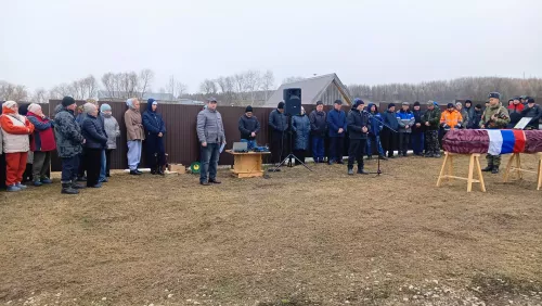 Бүген Чәбки-Саба авылы халкы батыр улын соңгы юлга озатты