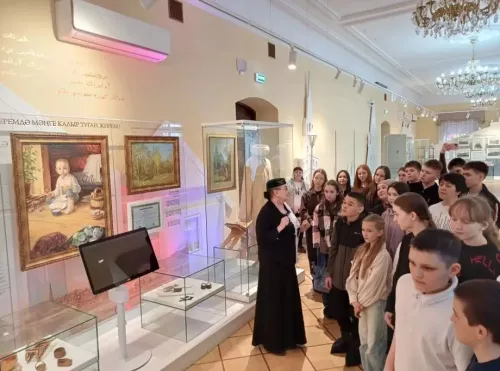 Олы Кибәче урта гомуми белем бирү мәктәбе вәкилләре бөек татар шагыйре Габдулла Тукайга багышланган музейда булдылар