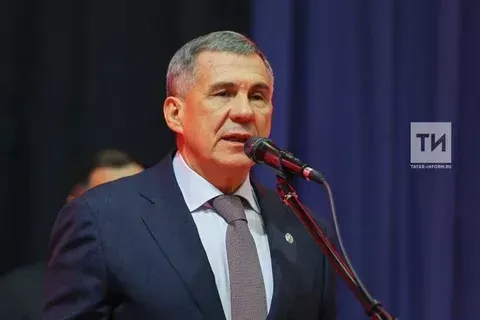 Рөстәм Миңнеханов  «Динамо-Ак Барс » ны 8 титулы белән котлады һәм 5 млн сумлык сертификат тапшырды