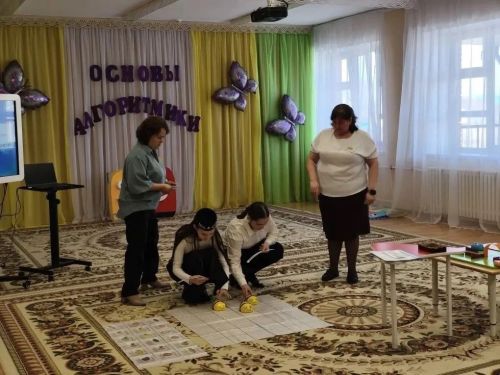 «Шоколад» балалар бакчасында  алгоритмика нигезләрен кертүгә багышланган республика семинары узды