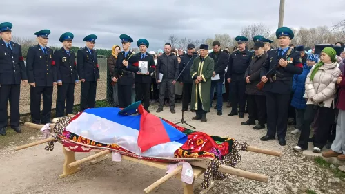Туктар авылында хәрби егетне соңгы юлга озаттылар