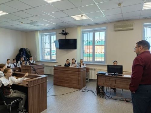 Саба район судына экскурсия оештырылды