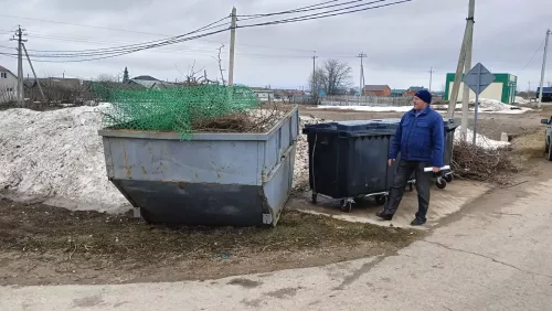 Байлар Сабасында  чүп-чар белән тулган бункер  мәйданчыклары...