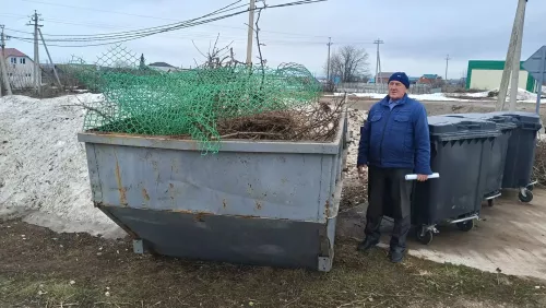 Байлар Сабасында  чүп-чар белән тулган бункер  мәйданчыклары...