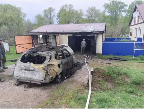 Бүген иртән Саба районының Тенеки авылында янгын чыккан: гараждагы машина янып беткән