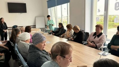 «Балкыш» халыкка социаль хезмәт күрсәтү үзәге «Деменцияле кешеләр белән аралашу үзенчәлекләре» дигән темага дәрес оештырды
