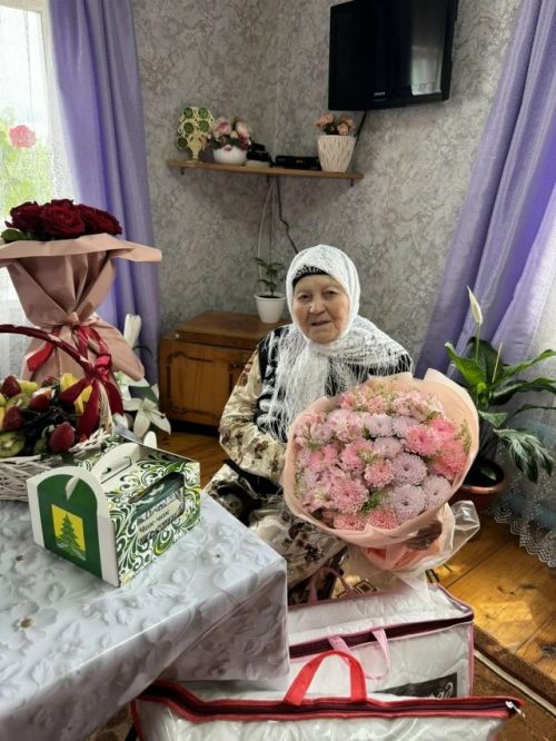 Иске Икшермә авылында яшәүче Саимә  Биктимерова үзенең  90 яшьлек олуг юбилеен билгеләп үтте