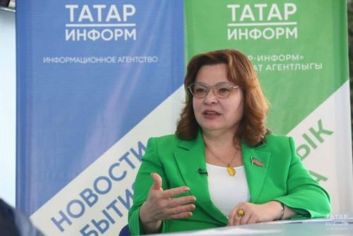 Кадерле балалар, хөрмәтле әти-әниләр, укытучылар һәм дуслар!