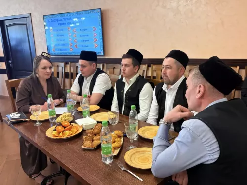 “Сабантуй” спорт-мәдәни комплексында “Яшьлек” яшьләр үзәге тарафыннан Габдулла Тукайга - 140, Муса Жәлилгә - 120 ел тулу уңаеннан квиз уены узды