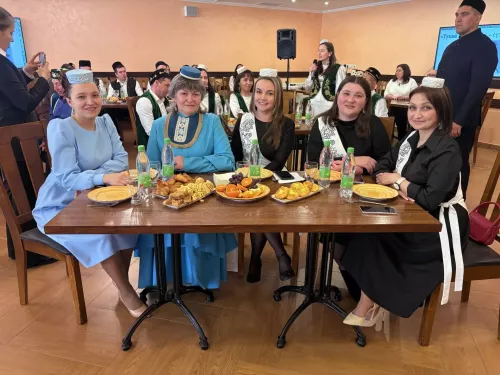 “Сабантуй” спорт-мәдәни комплексында “Яшьлек” яшьләр үзәге тарафыннан Габдулла Тукайга - 140, Муса Жәлилгә - 120 ел тулу уңаеннан квиз уены узды