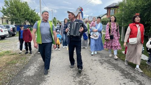 Гимназия коллективы Сабада бирнә җыйды