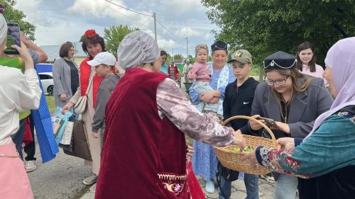 Гимназия коллективы Сабада бирнә җыйды