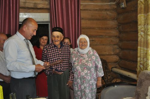 Татар Икшермәсендә яшәүче Рәшидә һәм Мансур Фәрхуллиннар  “Мәхәббәт һәм тугрылык” медаленә лаек булдылар