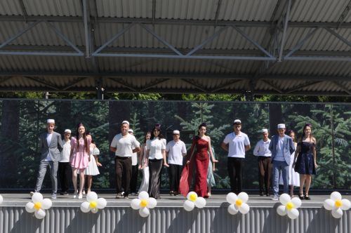 Районыбызның IX сыйныф укучыларына өлгергәнлек аттестаты тапшыру тантанасыннан  ФОТОРЕПОРТАЖ