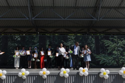 Районыбызның IX сыйныф укучыларына өлгергәнлек аттестаты тапшыру тантанасыннан  ФОТОРЕПОРТАЖ