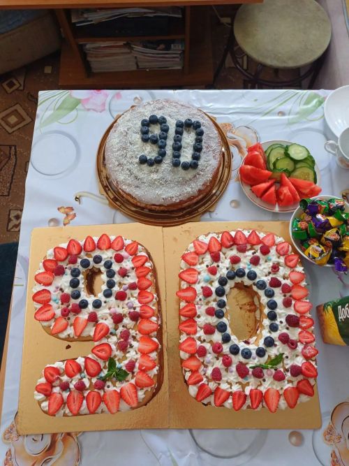 Кече Кибәче авылында яшәүче Мифтахов Гаптрәүфне 90 яшьлек юбилее белән котладылар
