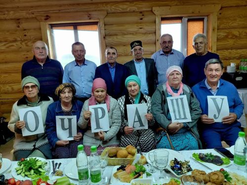 Эзмә урта мәктәбен 55 ел элек тәмамлаган сыйныфташлар очрашты