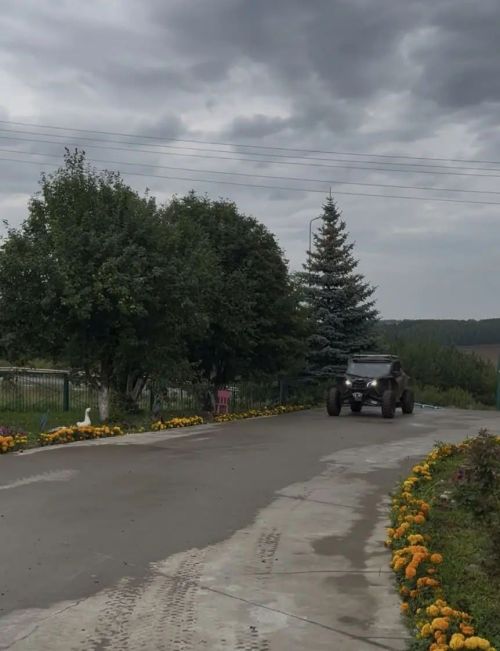 Шатлыклы мизгелләр көне: Иске Икшермә балалар приютында кунаклар балаларны сөендерде