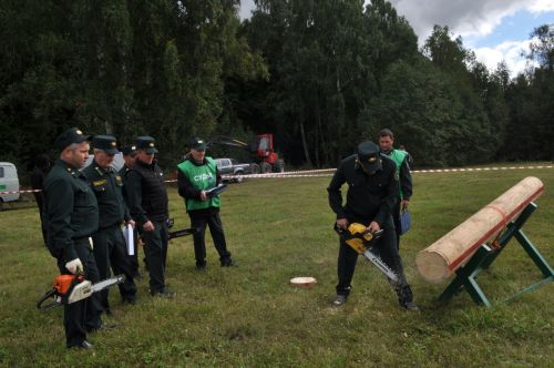Равил Кузюров:  ”Саба урманчылары әйдәүчеләр сафында”/фоторепортаж