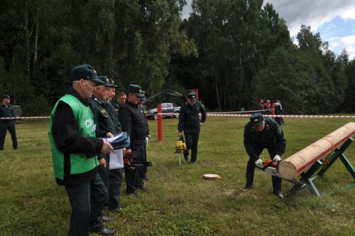 Равил Кузюров:  ”Саба урманчылары әйдәүчеләр сафында”/фоторепортаж