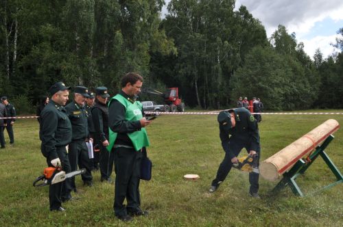 Равил Кузюров:  ”Саба урманчылары әйдәүчеләр сафында”/фоторепортаж