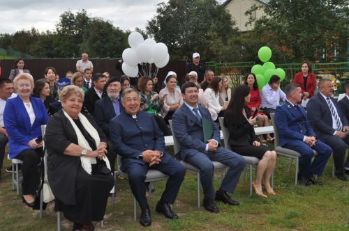 Миңгәр авылының инженер-башлангыч мәктәбендә 14 сабый парта артына утырды