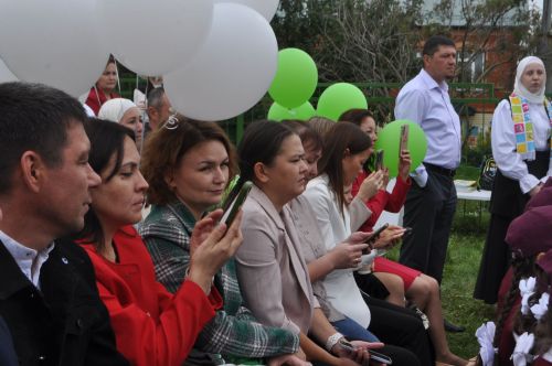 Миңгәр авылының инженер-башлангыч мәктәбендә 14 сабый парта артына утырды