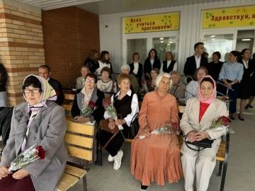 Шәмәрдән лицеенда 65 беренче сыйныф укучысына   бүләк итеп китаплар тапшырылды