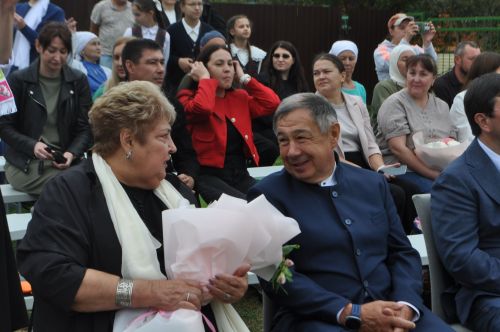 Миңгәр авылының инженер-башлангыч мәктәбендә 14 сабый парта артына утырды