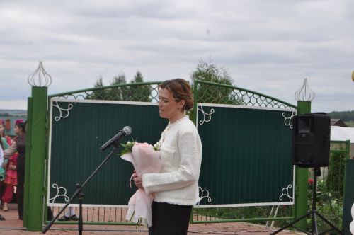 Миңгәр авылының инженер-башлангыч мәктәбендә 14 сабый парта артына утырды
