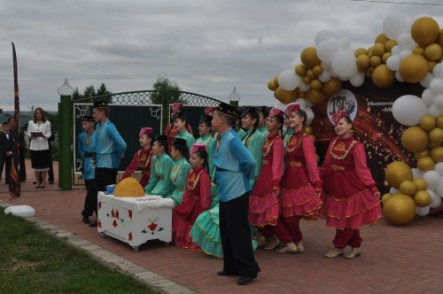 Миңгәр авылының инженер-башлангыч мәктәбендә 14 сабый парта артына утырды